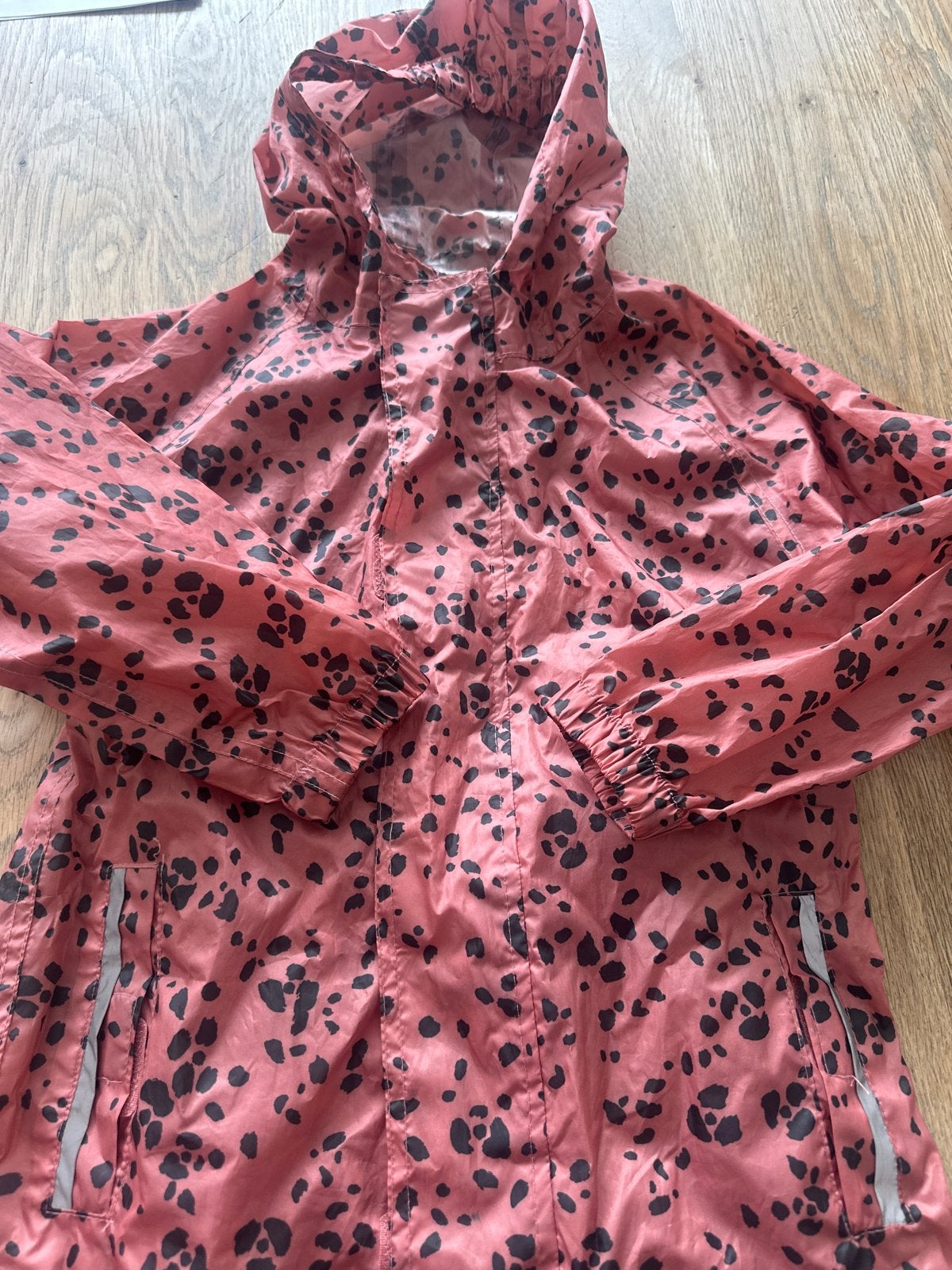 Hema regenjas m-110/116 roze met zwarte stippen maat 110/116, Ophalen of Verzenden, Zo goed als nieuw, Jongen of Meisje