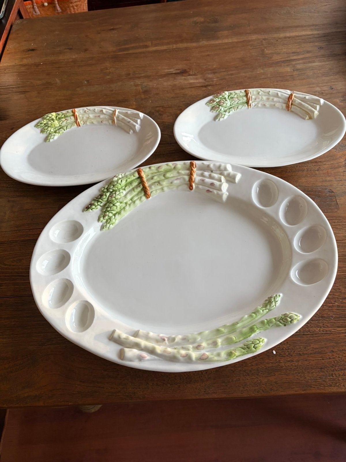 Ovale Aspergeschaal aspergeborden en een zeer mooie schaal, Ophalen of Verzenden, Overige stijlen, Aardewerk, Schaal of Schalen