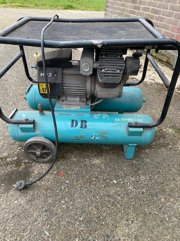 Compressor, Doe-het-zelf en Verbouw, Compressors, 100 liter of meer, Ophalen, Zo goed als nieuw