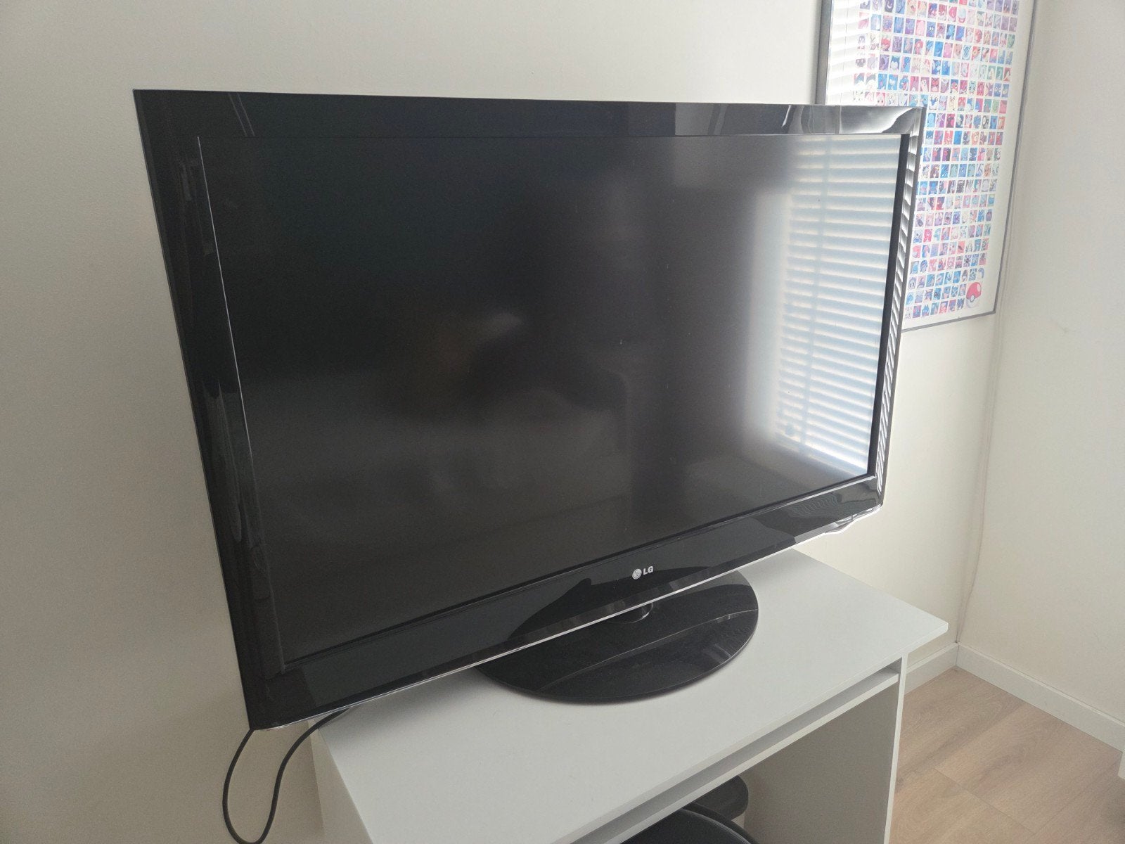 LG TV - 80 cm beelddiagonaal zonder afstandsbediening, Ophalen, Gebruikt, 50 Hz, 80 tot 100 cm