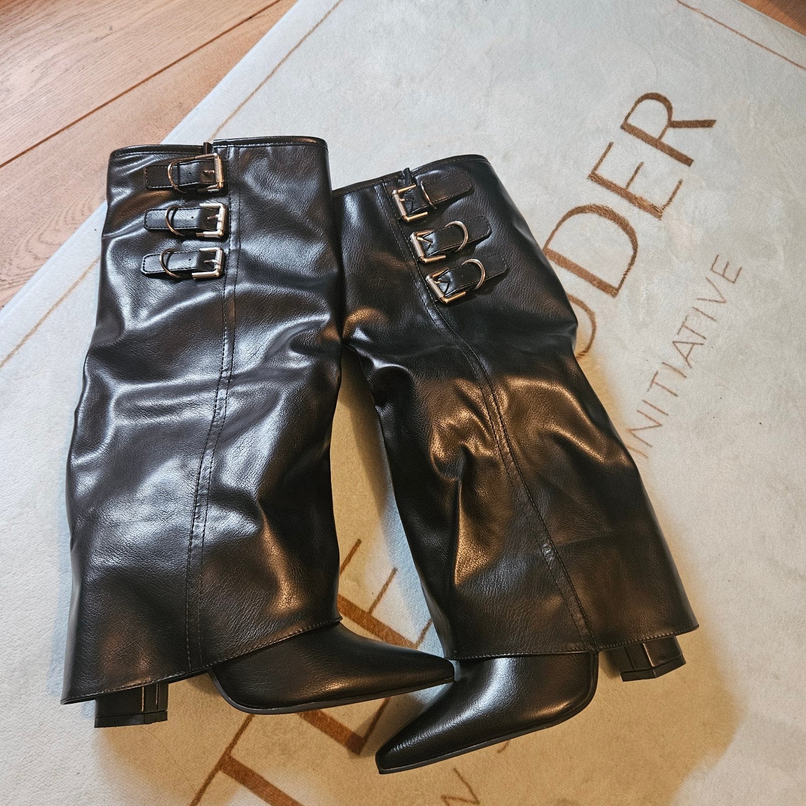 Laarzen dames, Kleding | Dames, Schoenen, Ophalen of Verzenden, Zo goed als nieuw, Zwart, Hoge laarzen