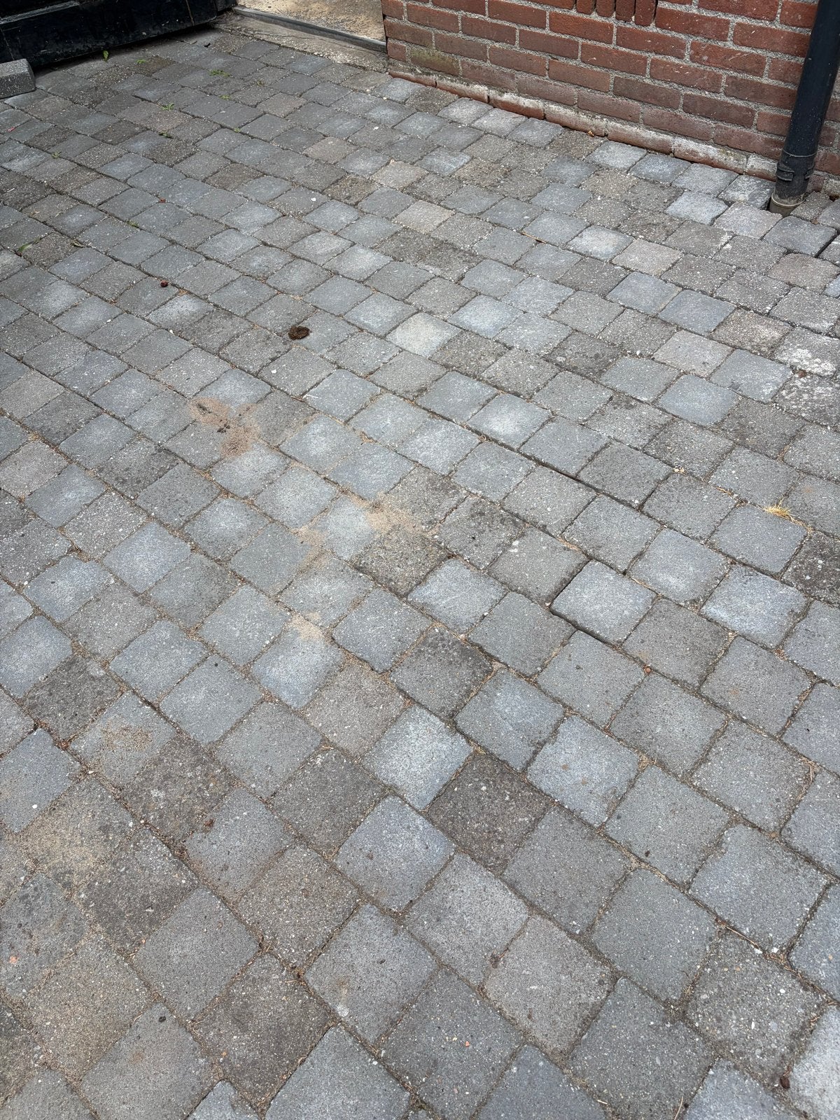 Gebruikte betonnen klinkers voor terras of oprit, Gebruikt, Klinkers, Ophalen of Verzenden, 10 m² of meer