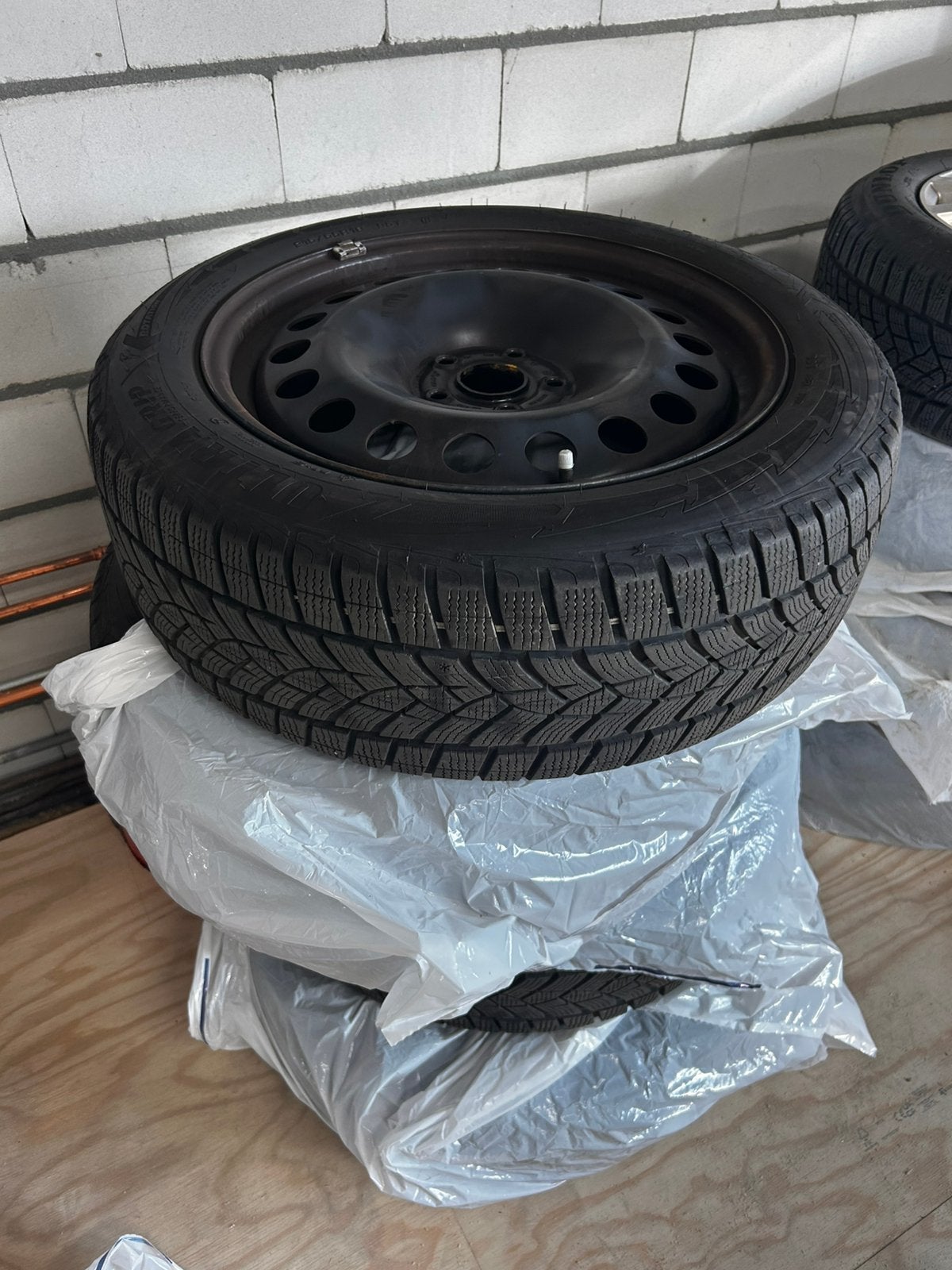 Winterbanden 215/55 R18, Ophalen, Gebruikt