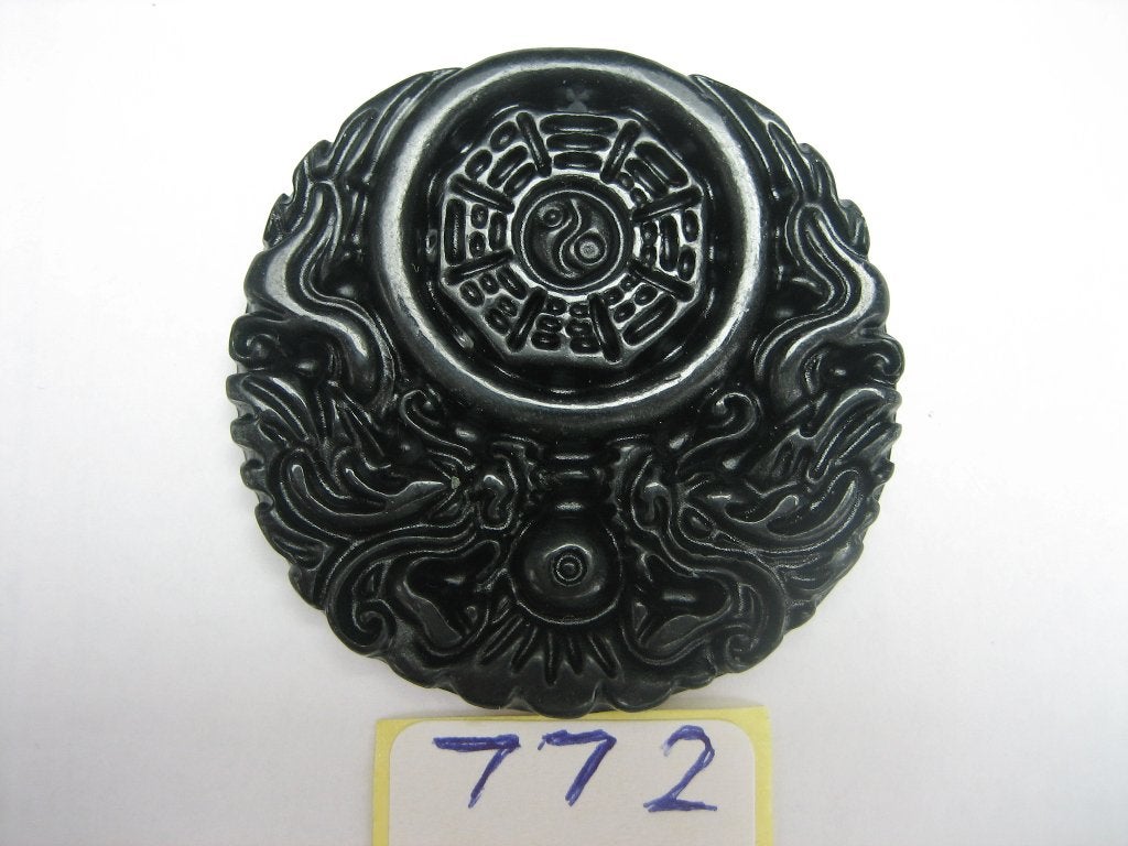 Prachtige amulet hanger van  jade. Draken en TaiJi.772#, Ophalen of Verzenden, Zo goed als nieuw, Groen, Steen of Mineraal