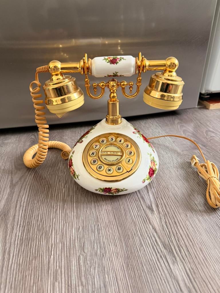 Prachtige hoge telefoon royal albert old country roses!, Ophalen of Verzenden