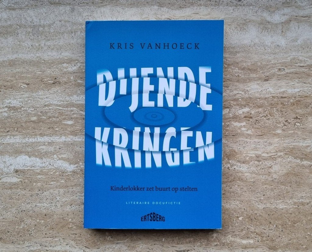 Dijende kringen, Kris Vanhoeck over pedofilie en zedenfeiten, Verzenden, Europa, Maatschappij en Samenleving, Zo goed als nieuw