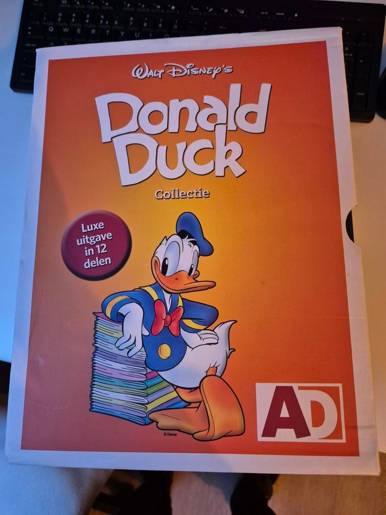 Mooie serie Donald ducks van AD in box 12 luxe stripboeken, Boeken, Complete serie of reeks, Ophalen, Zo goed als nieuw