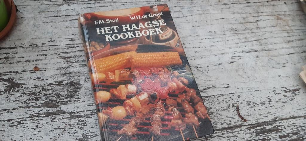Het Haags Kookboek van Huishoudschool ad Laan van Meerderv, F.M.Stoll en W.H. de Groot, Ophalen of Verzenden, Zo goed als nieuw