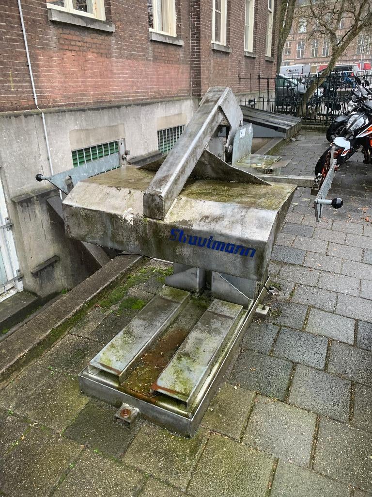 Strautmann RC 1100 TT Rolcontainerpers, Ophalen, Gebruikt