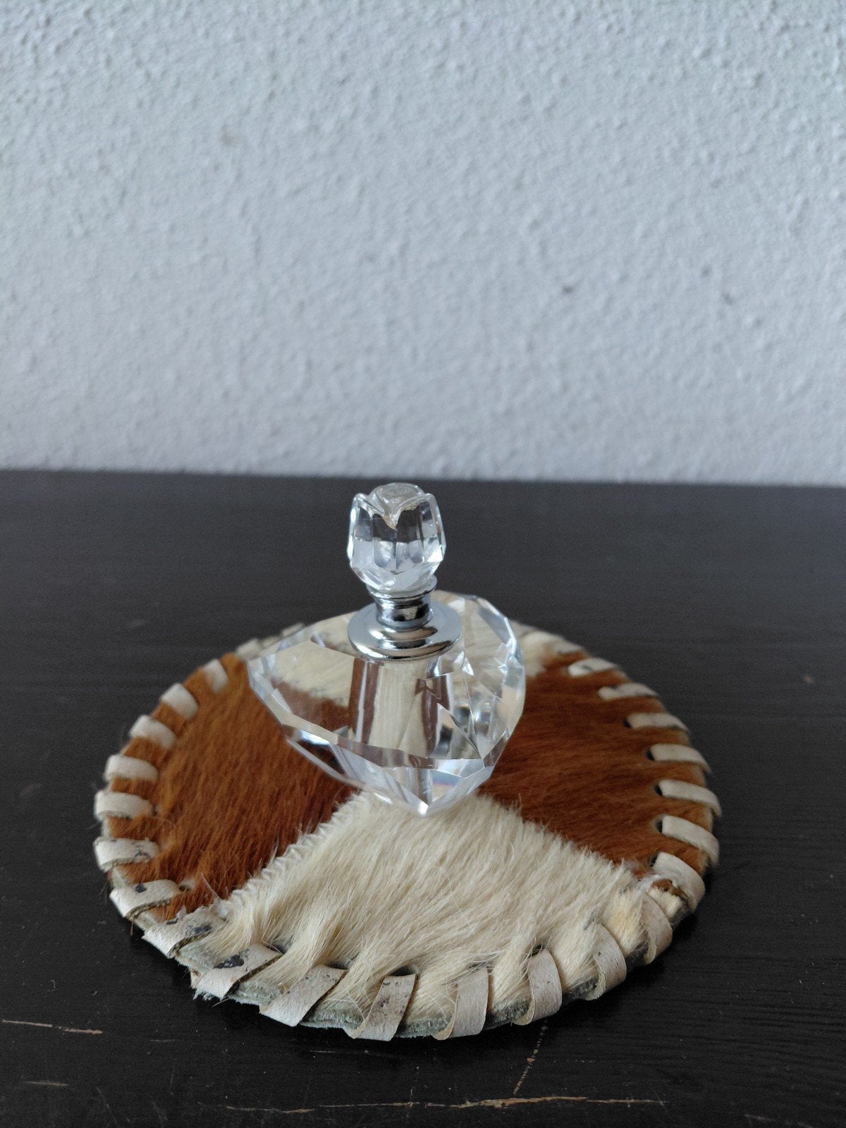 Kristallen parfumflesje met rozenknop dop, Ophalen of Verzenden