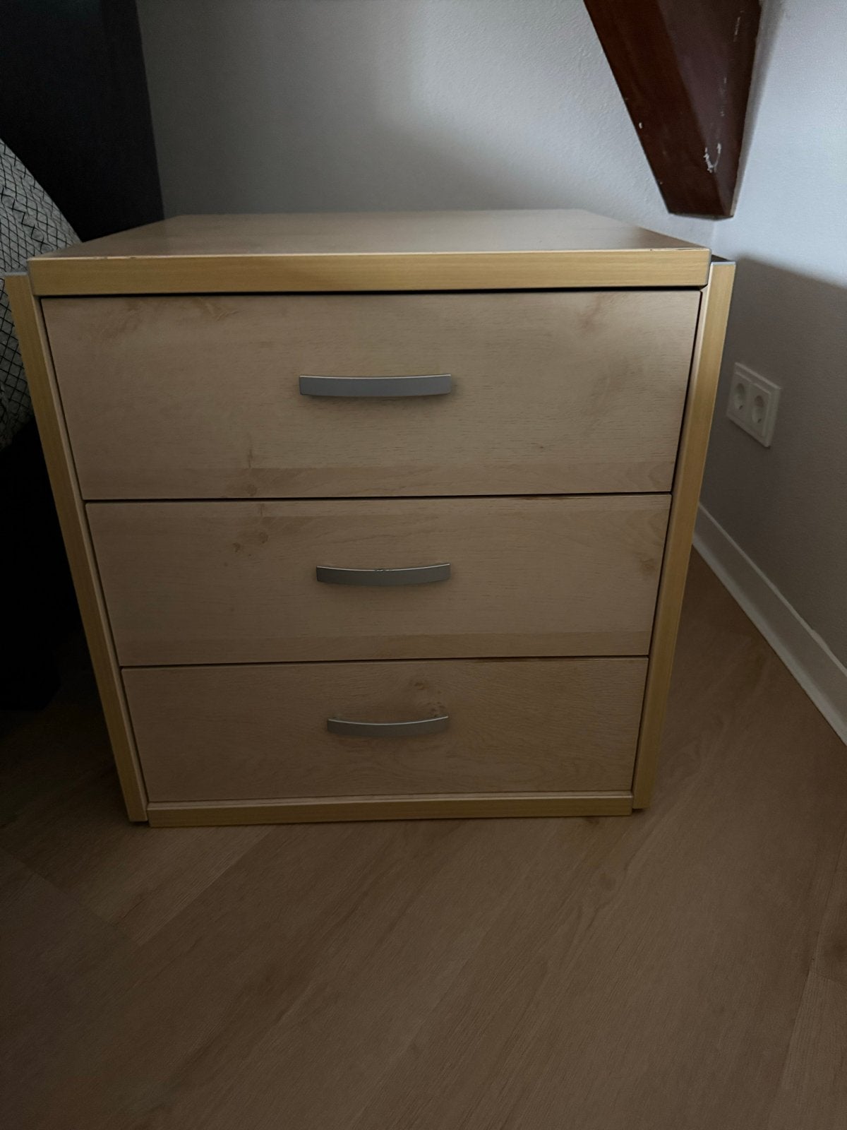 2 nachtkastjes met lades en deurtje, Ophalen, Gebruikt, 45 tot 65 cm, Minder dan 55 cm