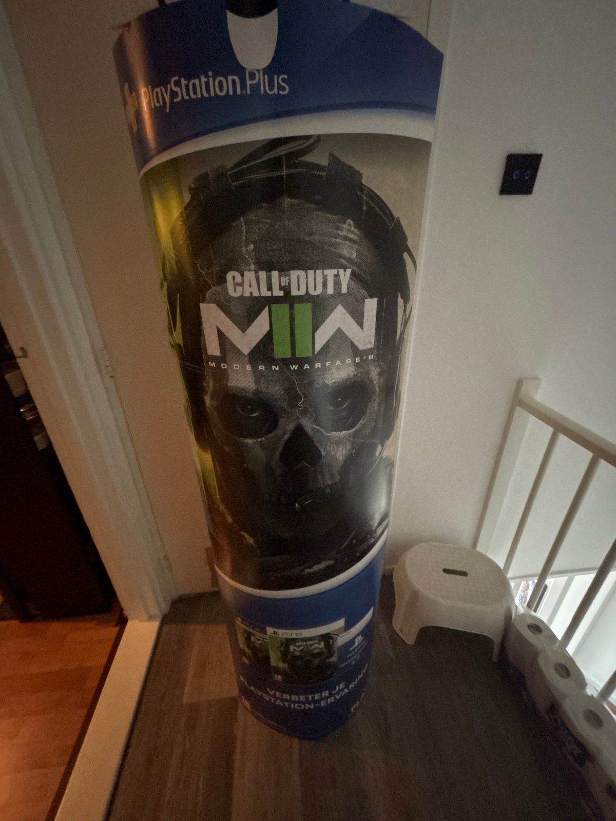 Call of Duty Modern Warfare 2 Kartonnen Display, Ophalen, Gebruikt