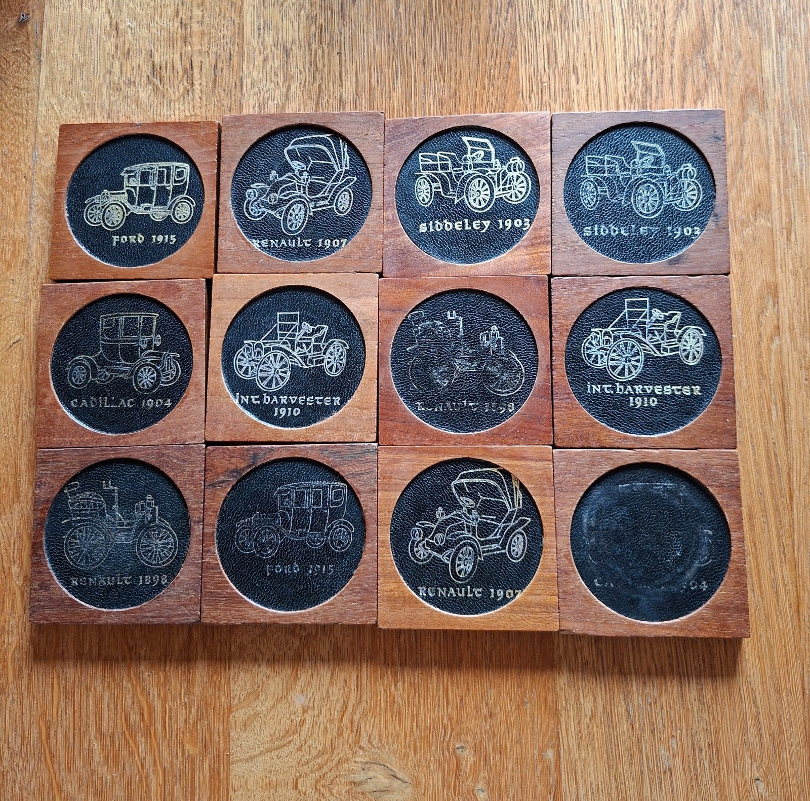 Vintage onderzetters met klassieke auto's (12 stuks), Ophalen, Gebruikt, Auto's