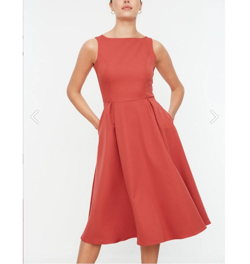 Wijd uitlopende midi jurk oudroze maat XS / S, Kleding | Dames, Jurken, Verzenden, Roze, Maat 34 (XS) of kleiner, Onder de knie