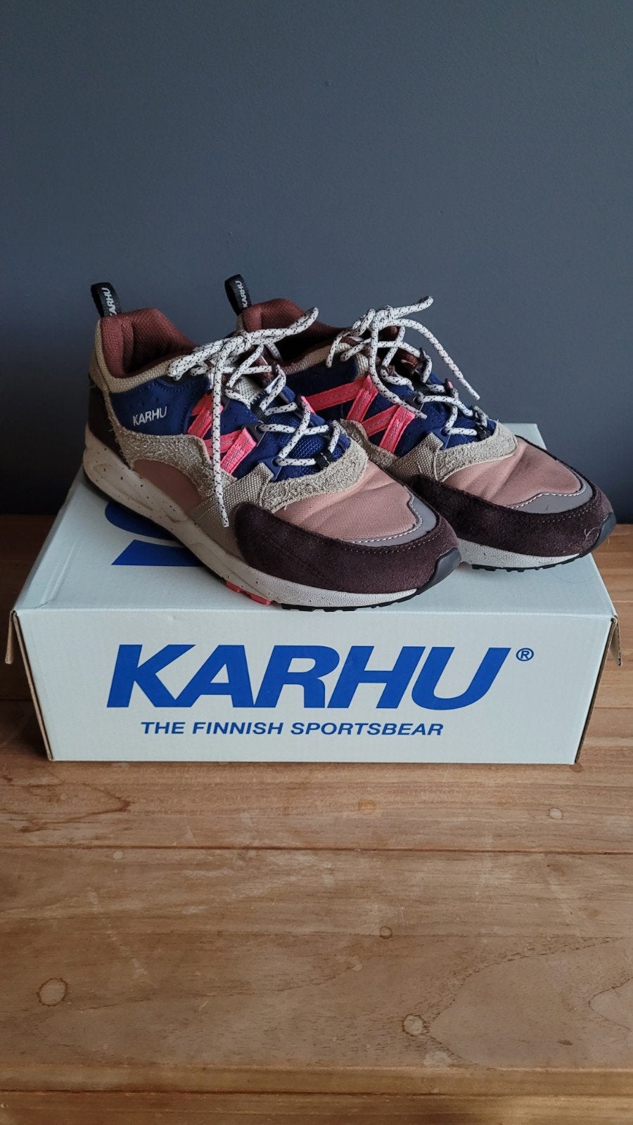 Nieuwe karhu sneakers 40.5, Kleding | Dames, Schoenen, Ophalen of Verzenden, Zo goed als nieuw, Sneakers of Gympen