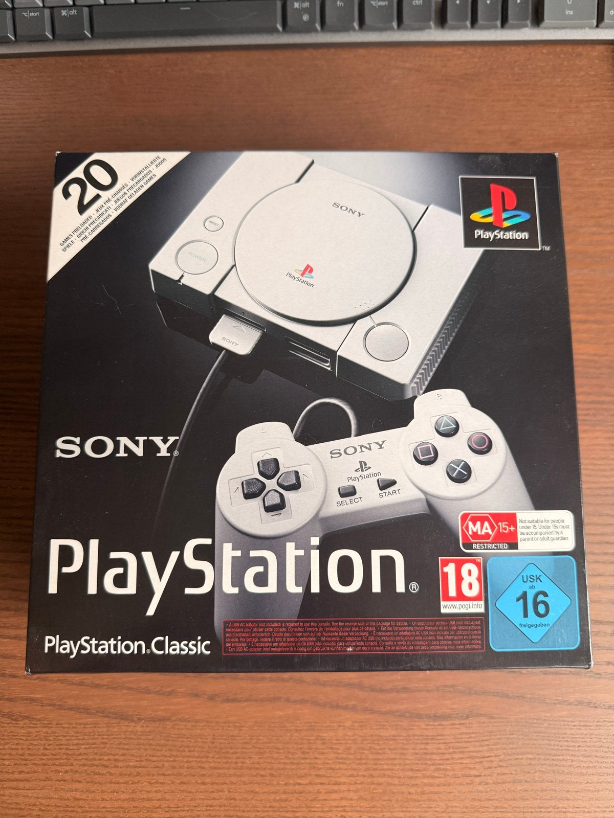 PlayStation Classic Mini - Zo goed als nieuw in doos, Spelcomputers en Games, Ophalen of Verzenden, Zo goed als nieuw, Met 2 controllers