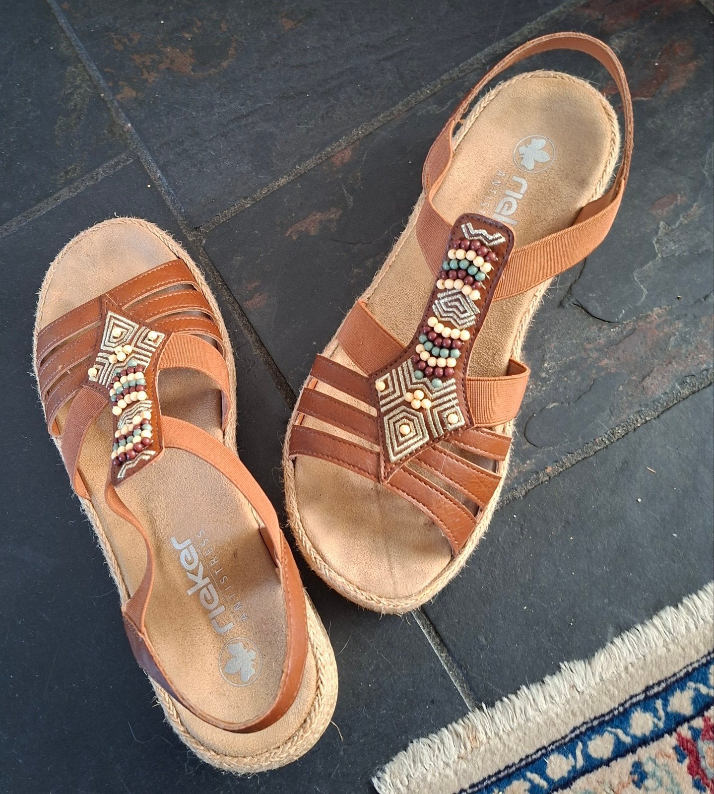 Gratis. ALLEEN OPHALEN  Leuke ,bijna zo goed als nieuwe san, Ophalen, Zo goed als nieuw, Sandalen of Muiltjes