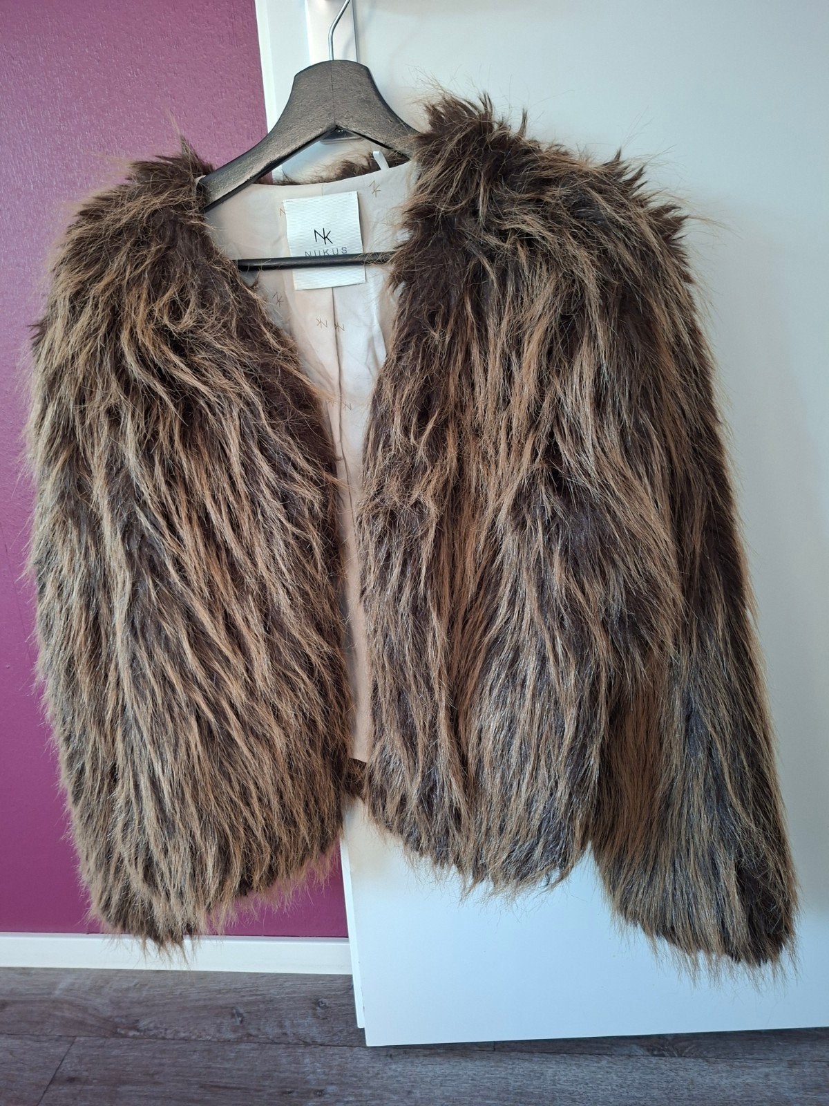 Nukus faux fur jasje, Ophalen of Verzenden, Zo goed als nieuw, Maat 42/44 (L), Bruin
