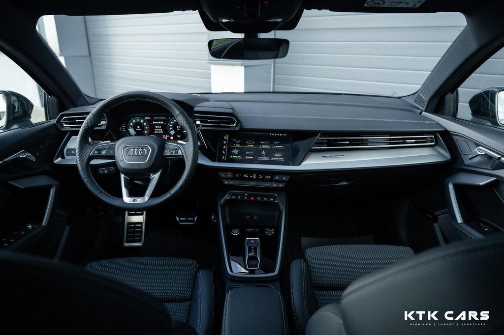 Audi A3 Sportback 35 TFSI S-Line edition|Pano|Sfeer|Sonos|Ca, Auto's, 1300 kg, 4 cilinders, Leder en Stof, Zwart