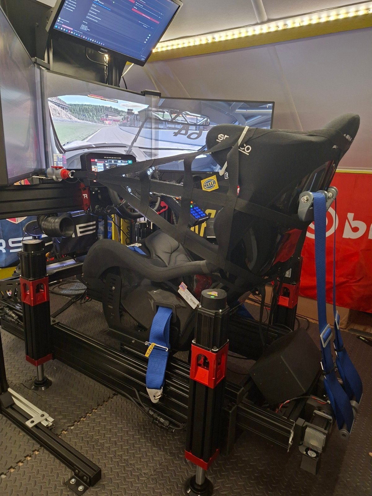 High-end motion sim  RTX 4090 Simucube 2 Pro  triple 1440p, Ophalen
