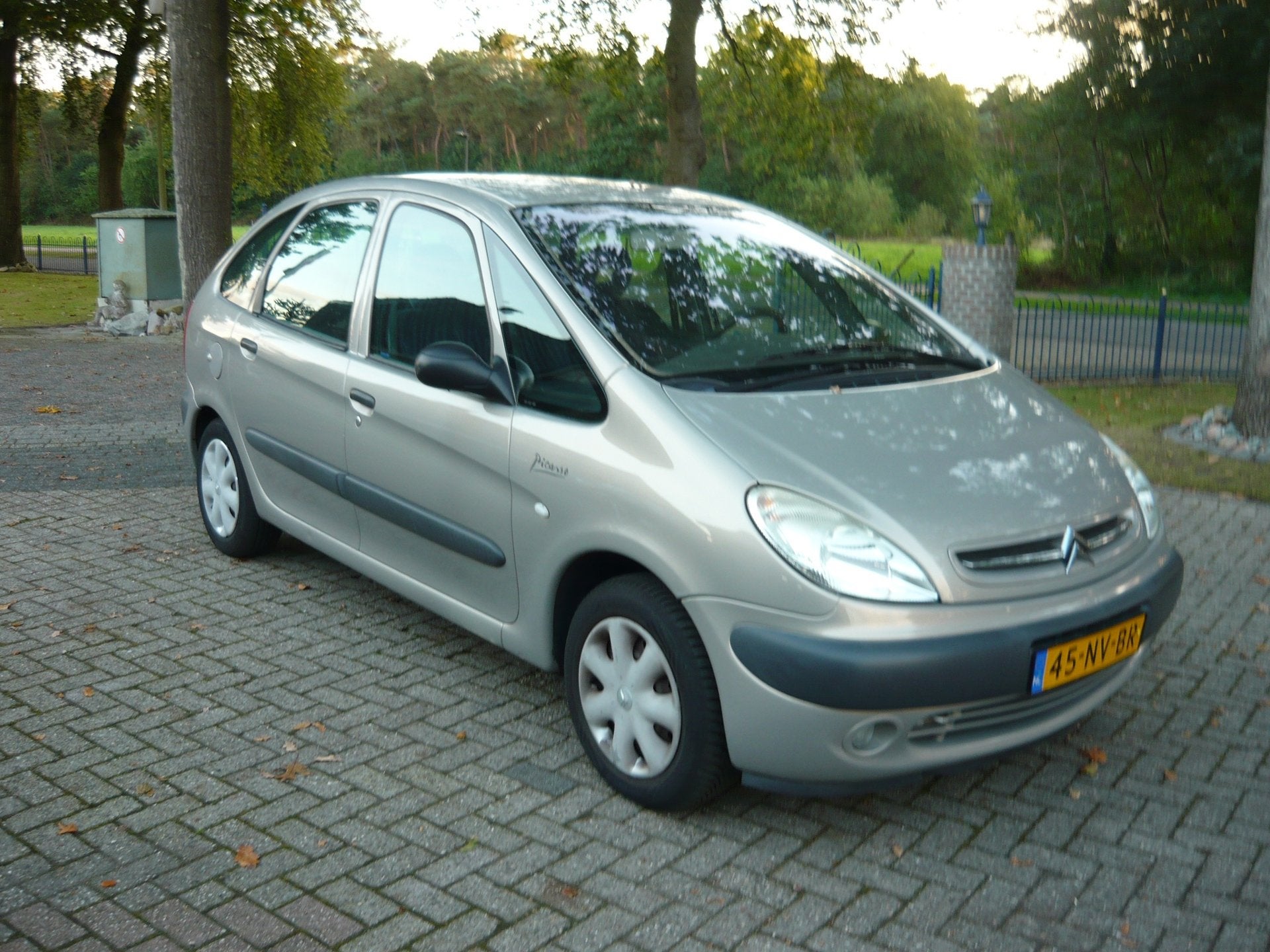 Citroen Xsara Picasso 1.8i-16V Différence 2, Stof, 4 cilinders, 116 pk, Beige