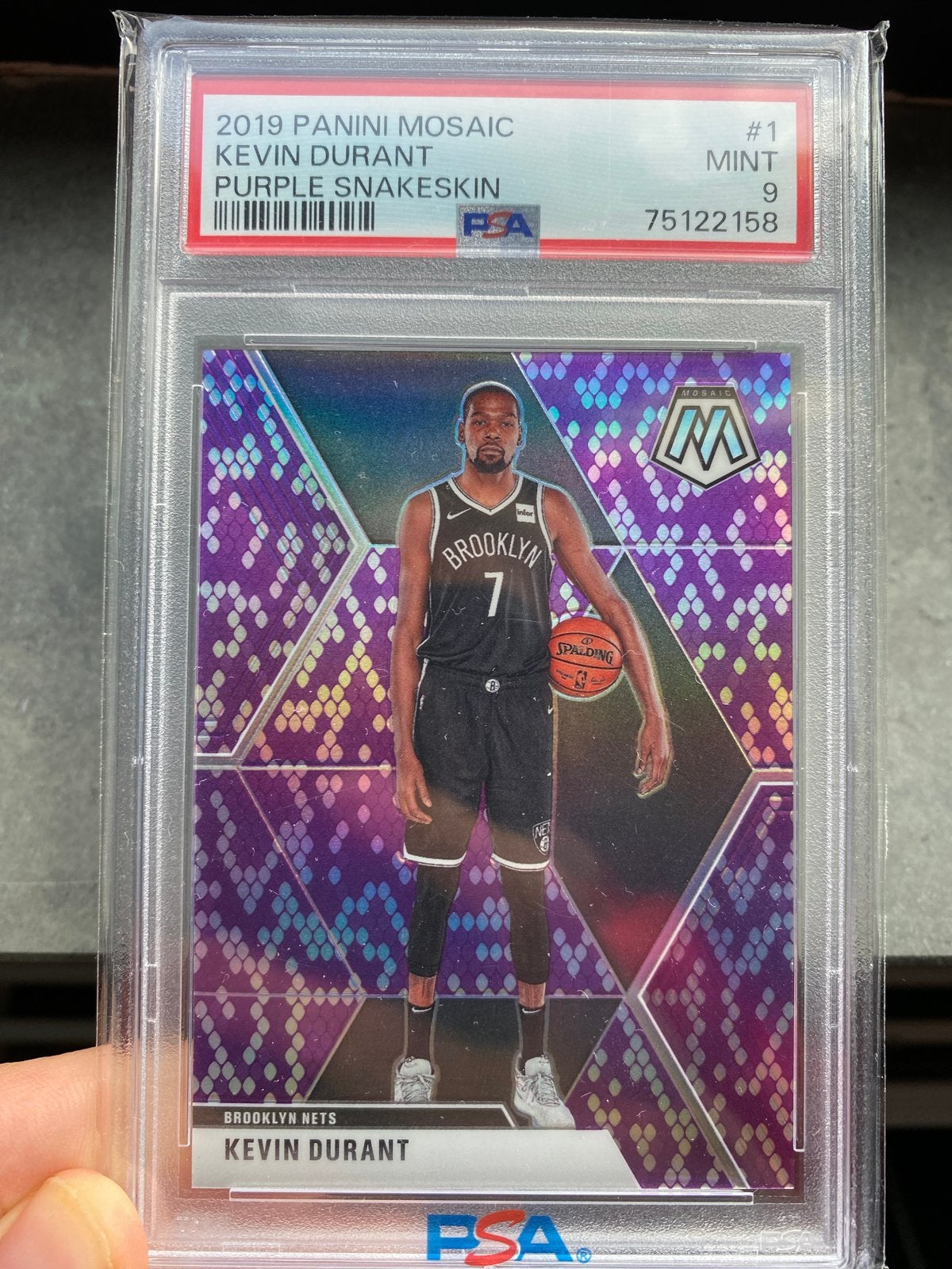 Kevin Durant 2019 Panini Mosaic Purple Snakeskin PSA 9, Ophalen of Verzenden, Zo goed als nieuw, Overige sporten, Spelerskaart