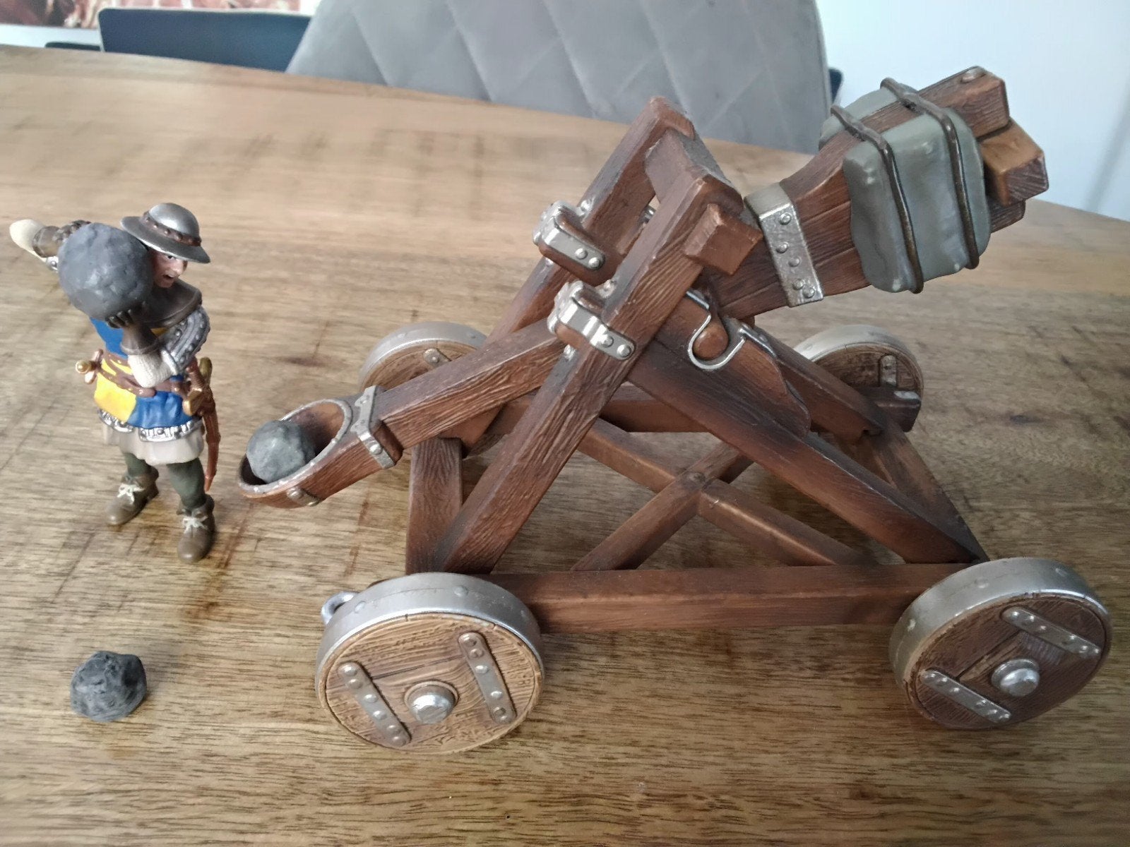 Schleich Katapult met 2 losse stenen en evt ridder., Ophalen of Verzenden, Zo goed als nieuw