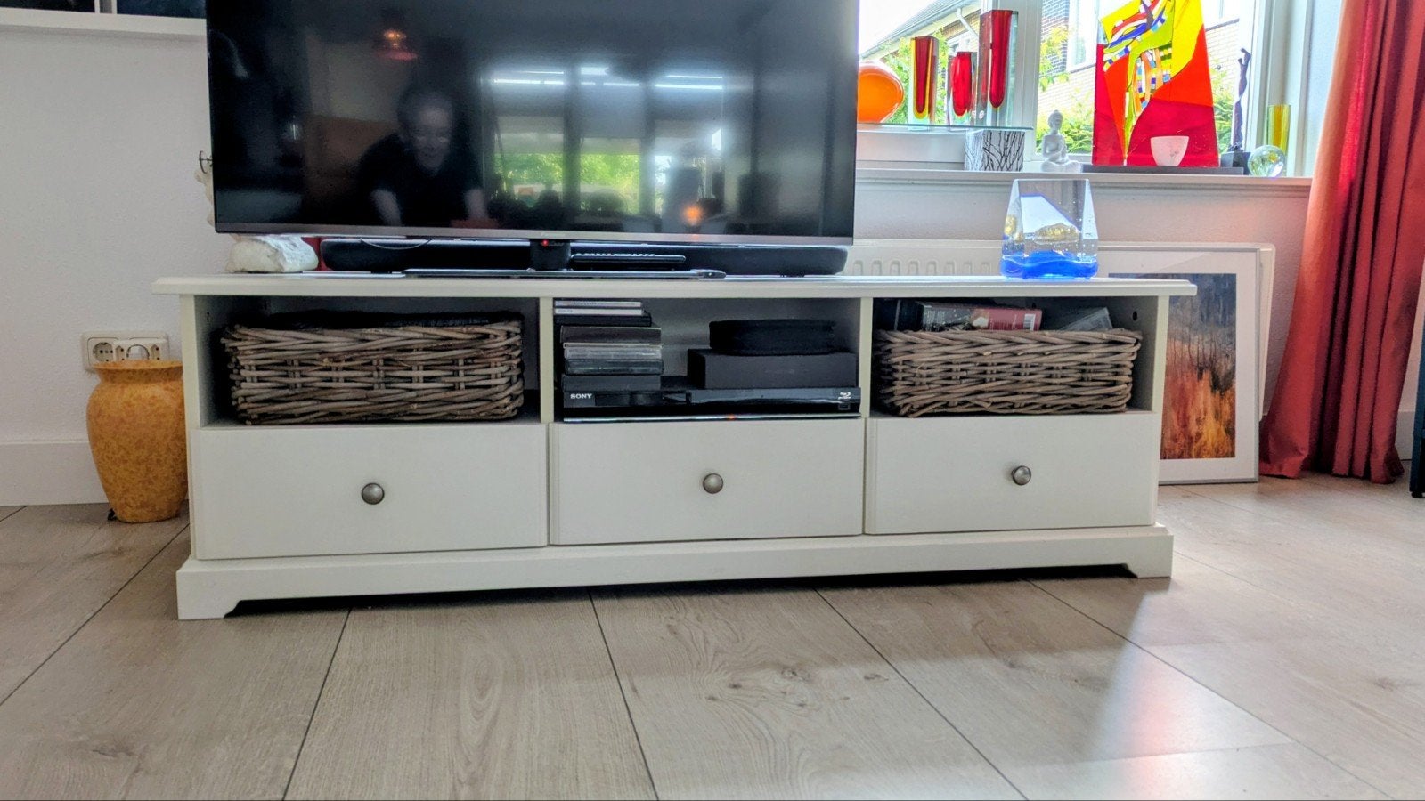 TV kast Hemnes IKEA, Huis en Inrichting, Kasten | Televisiemeubels, Ophalen, 100 tot 150 cm, Zo goed als nieuw, Minder dan 100 cm