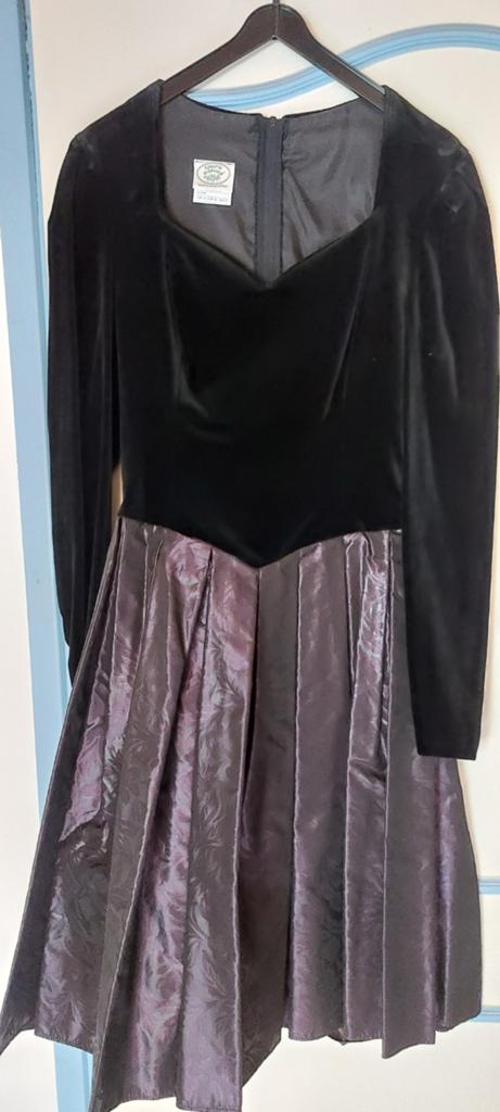 Vintage Laura Ashley fluwelen cocktailjurk, mt 36, Zwart, Ophalen of Verzenden, Knielengte, Maat 36 (S)