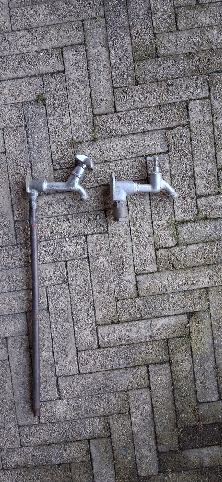 Buitenkraan buitenkraantje buiten kraan kraantje 2 stuks, Ophalen of Verzenden, Gebruikt, Kraan