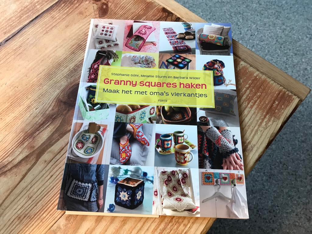 Granny Squares Haken: Maak het met oma's vierkantjes, Ophalen of Verzenden, Zo goed als nieuw, Haken, Patroon of Boek