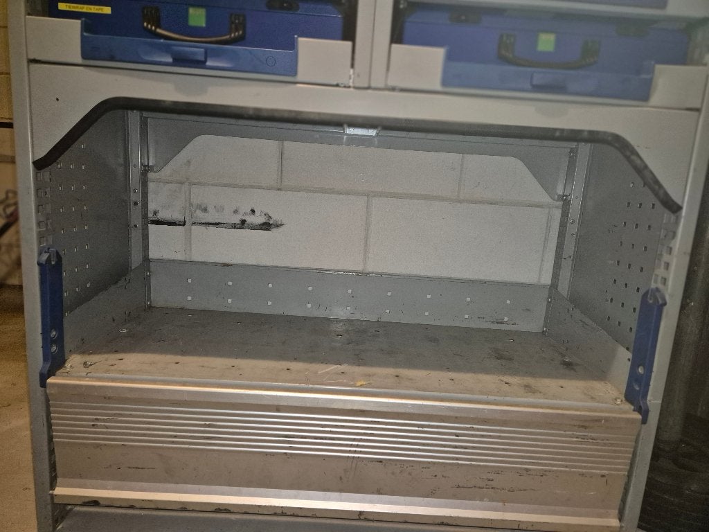 Foto 13 van BOTT Bedrijfs- wagen bus inrichting kast koffers opslag