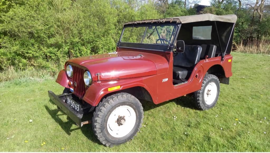 Kaiser Jeep 1964 (Nekaf) € 7500,-, Auto's, Oldtimers, Particulier, Benzine, Handgeschakeld, Geïmporteerd, Rood, Vierwielaandrijving