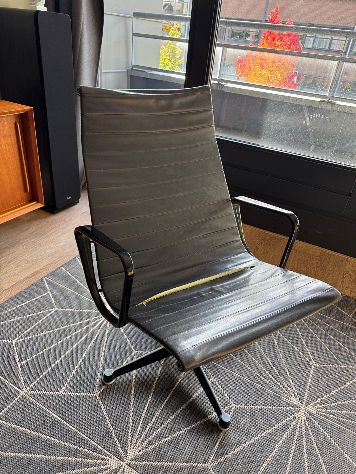 Eames EA 116 loungestoel, Gebruikt, Zwart, Vintage, Ophalen of Verzenden