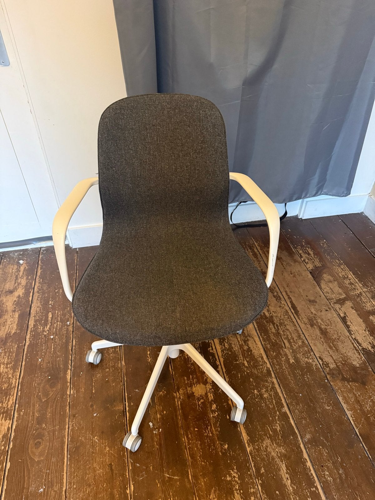 IKEA LÅNGFJÄLL Vergaderstoel Gunnared Donkergrijs/Wit, Ophalen, Zo goed als nieuw, Eén, Stof
