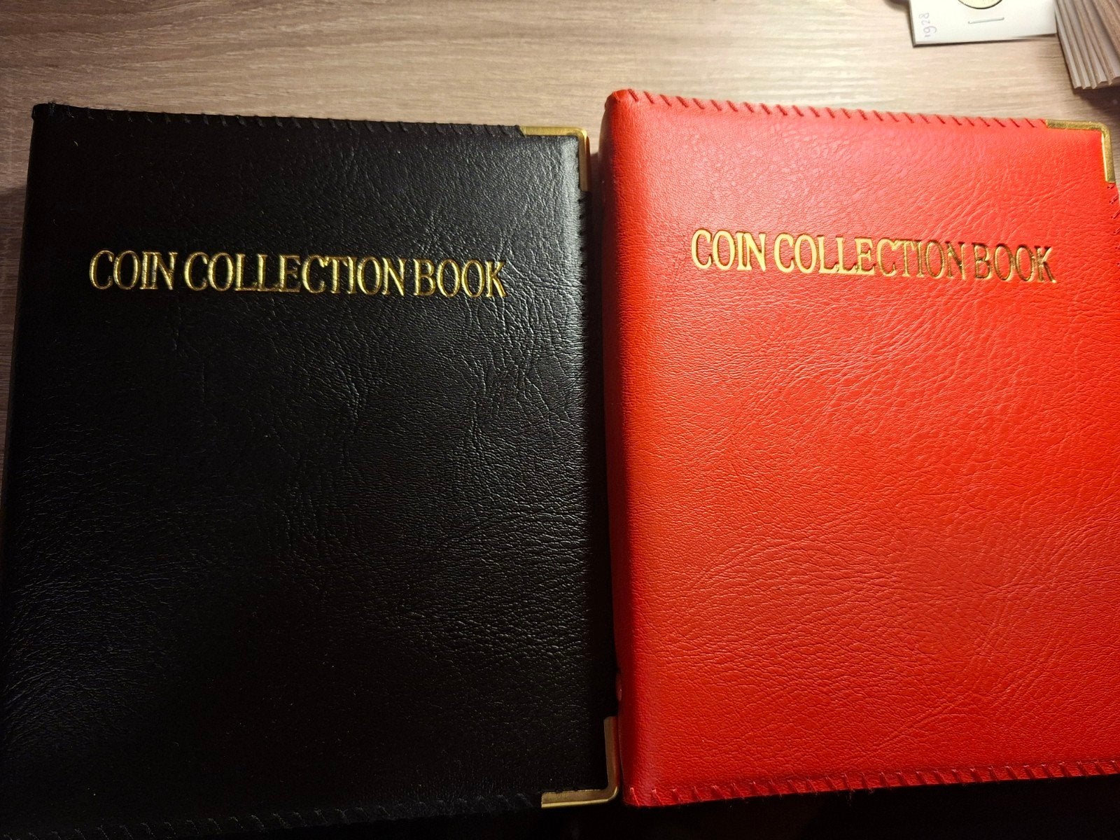 2 muntalbums, Postzegels en Munten, Ophalen of Verzenden, Verzamelmap