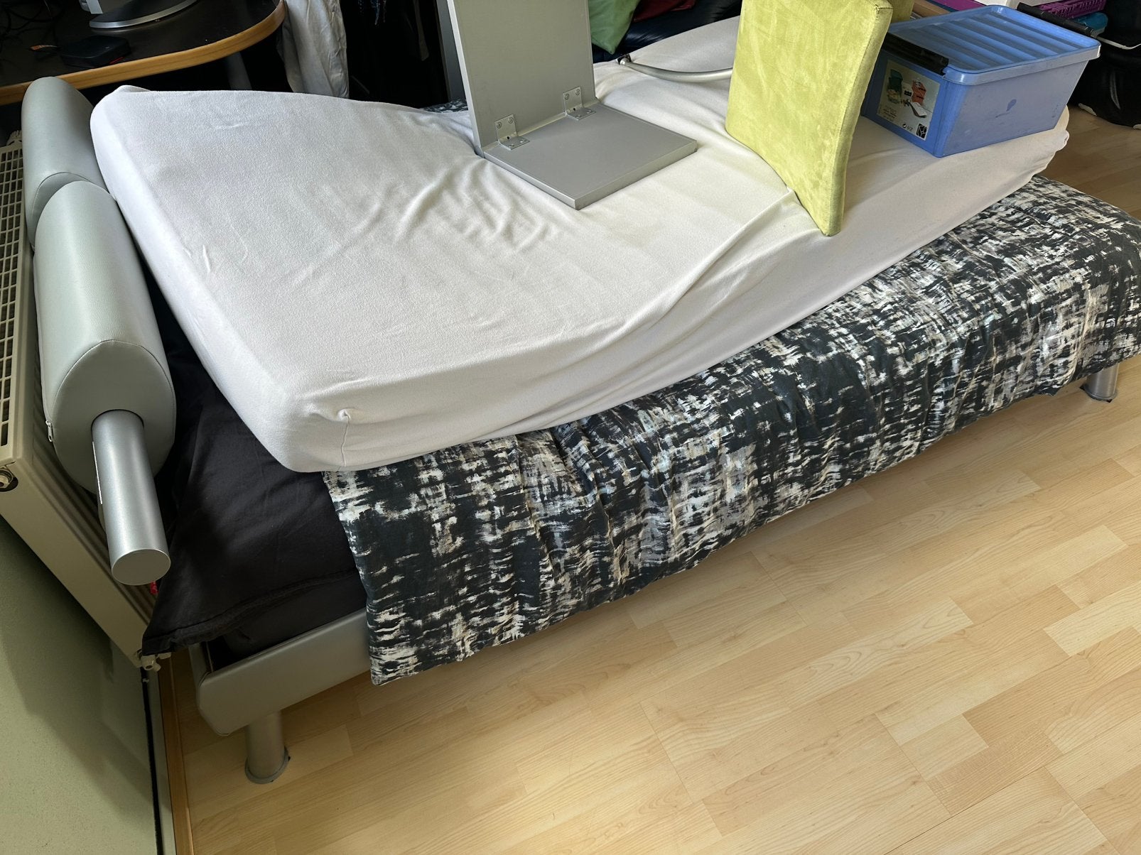 Bed met nachtkastje, Ophalen, Tweepersoons, 140 cm, Zo goed als nieuw