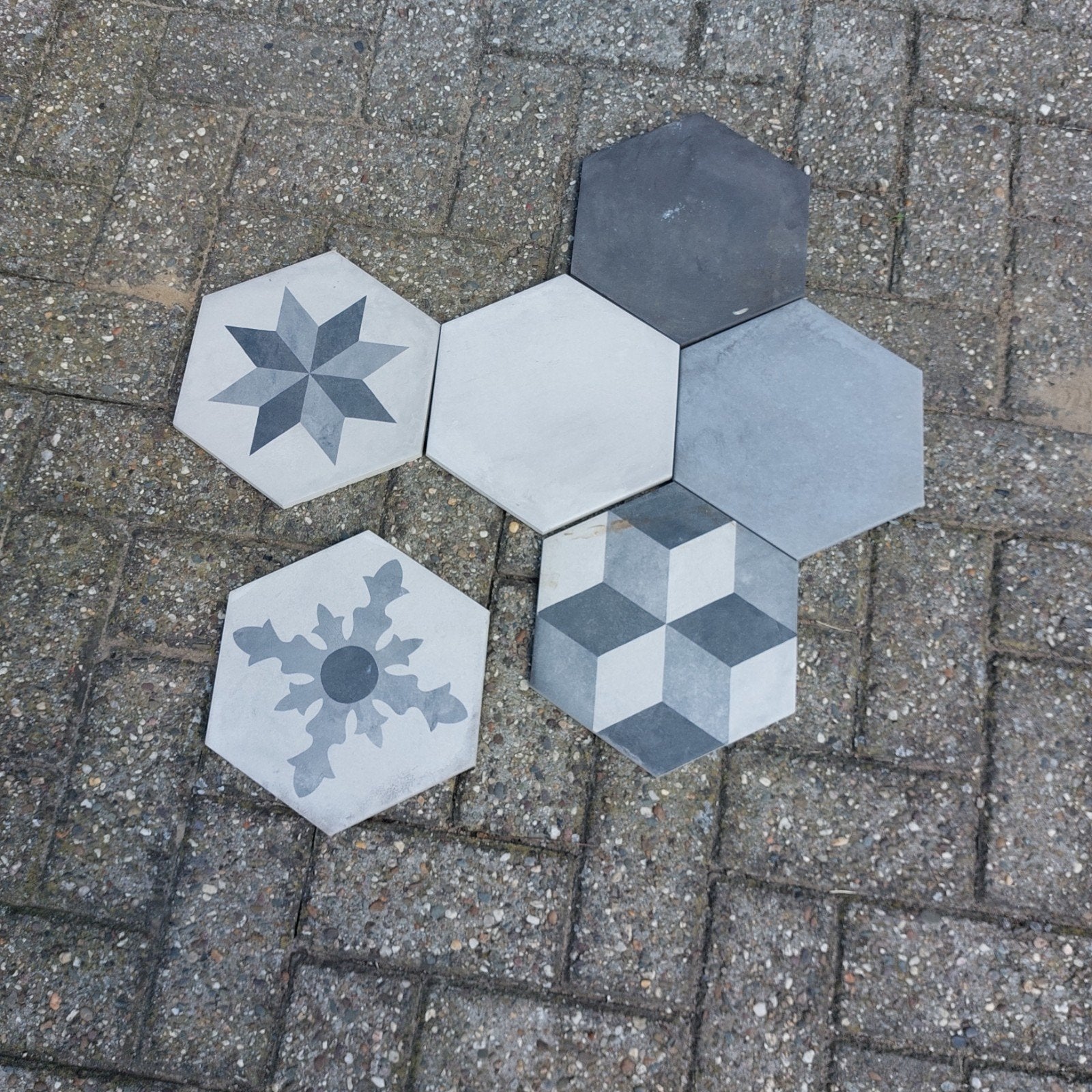 56 stuks gemengde zeshoekige tegels, 25x21,6 cm, Doe-het-zelf en Verbouw, Tegels, Ophalen, Keramiek, Nieuw, 20 tot 40 cm