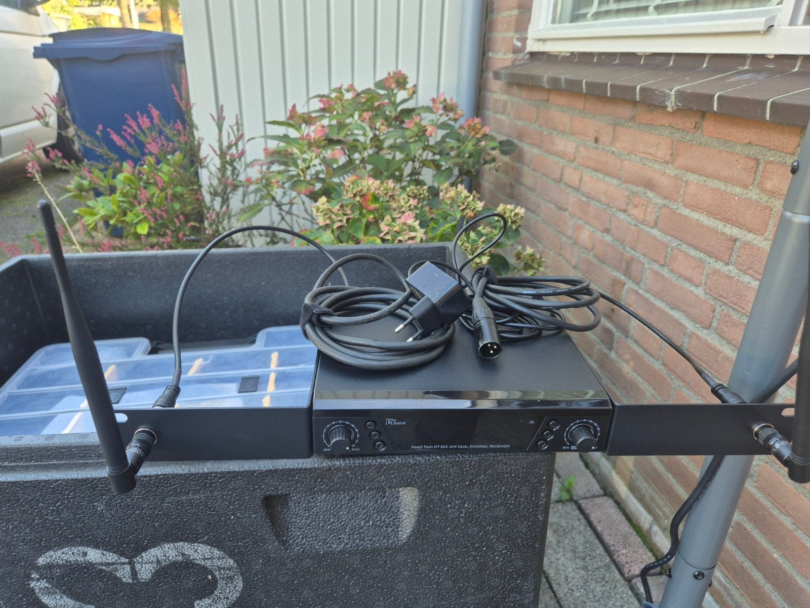 The t.bone freeU Twin HT 823 Draadloze Microfoon Set, Ophalen of Verzenden, Zo goed als nieuw, Zangmicrofoon, Draadloos