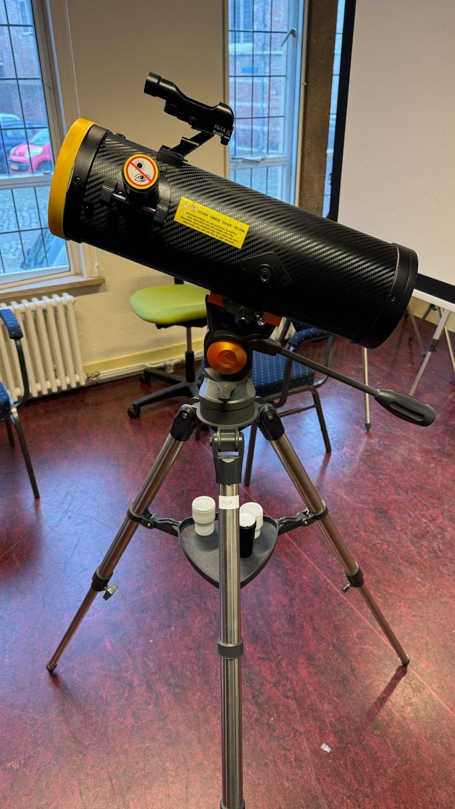 Bresser Newton Reflector Telescoop 114/500 met statief, 80 tot 200 mm, Met statief, Zo goed als nieuw, Spiegeltelescoop (reflector)