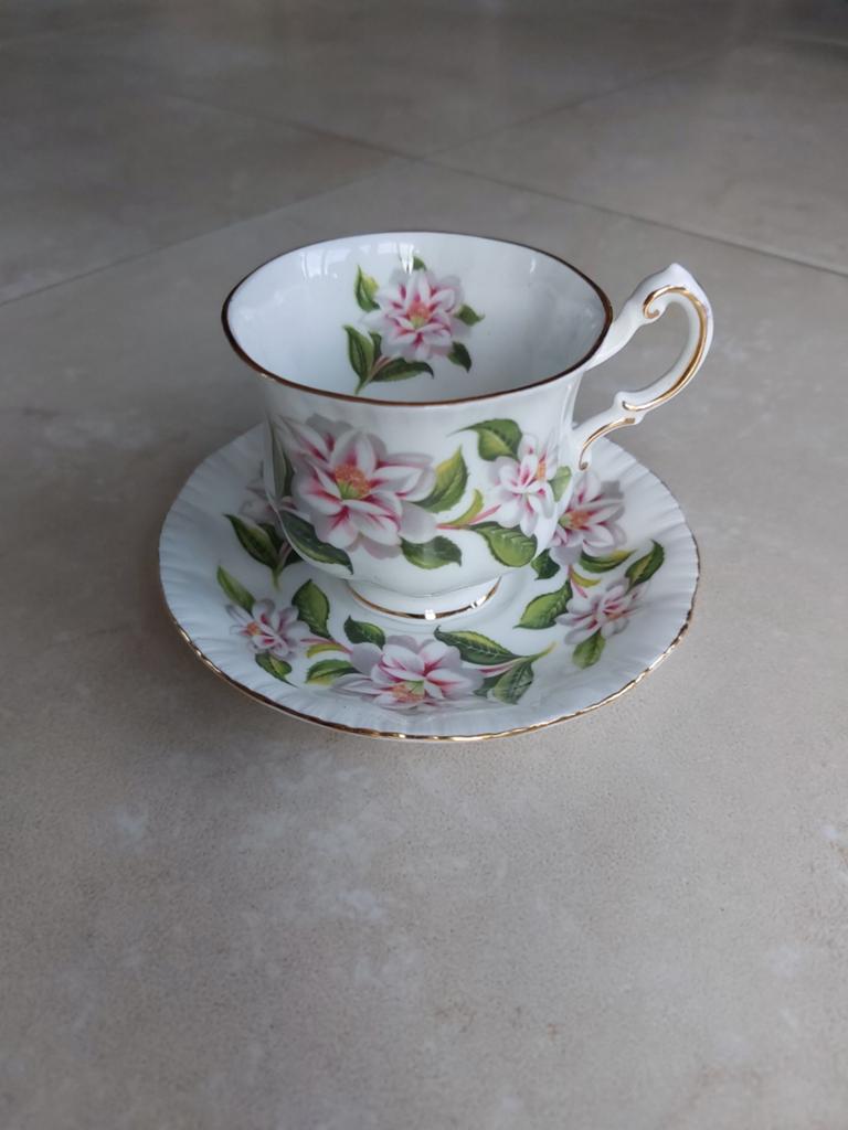 Paragon Camelia Series Lady Vansittart kop en schotel, Verzenden, Zo goed als nieuw, Porselein, Kop en/of schotel