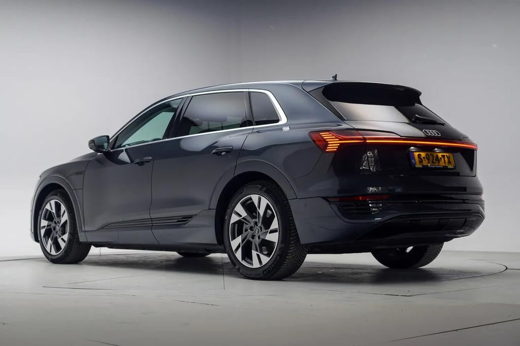 Audi Q8 e-tron 50 quattro Edition 95 kWh [ Navi Apple / Andr, Auto's, Automaat, 131 €/maand, 0 cilinders, 95 kWh