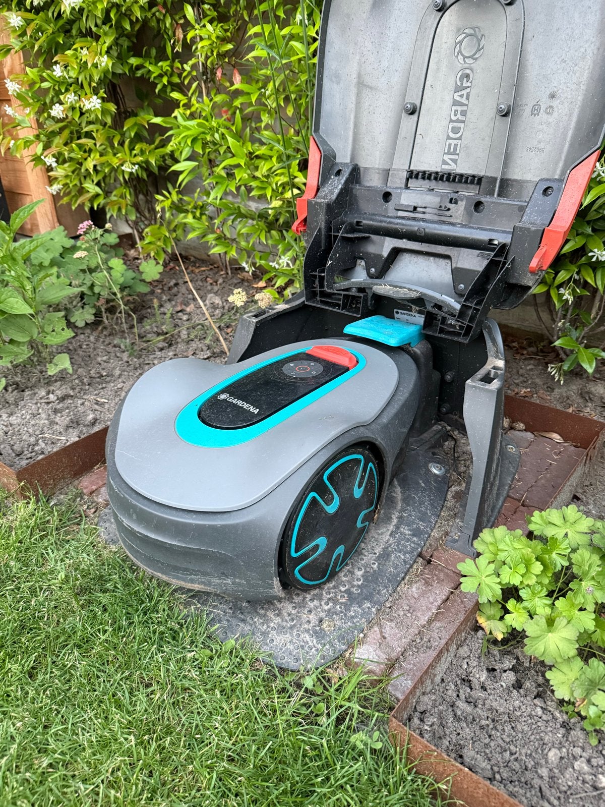 Gardena Robotmaaier sileno minimo 250, Tuin en Terras, Robotmaaiers, Ophalen, Gebruikt, Minder dan 20 cm