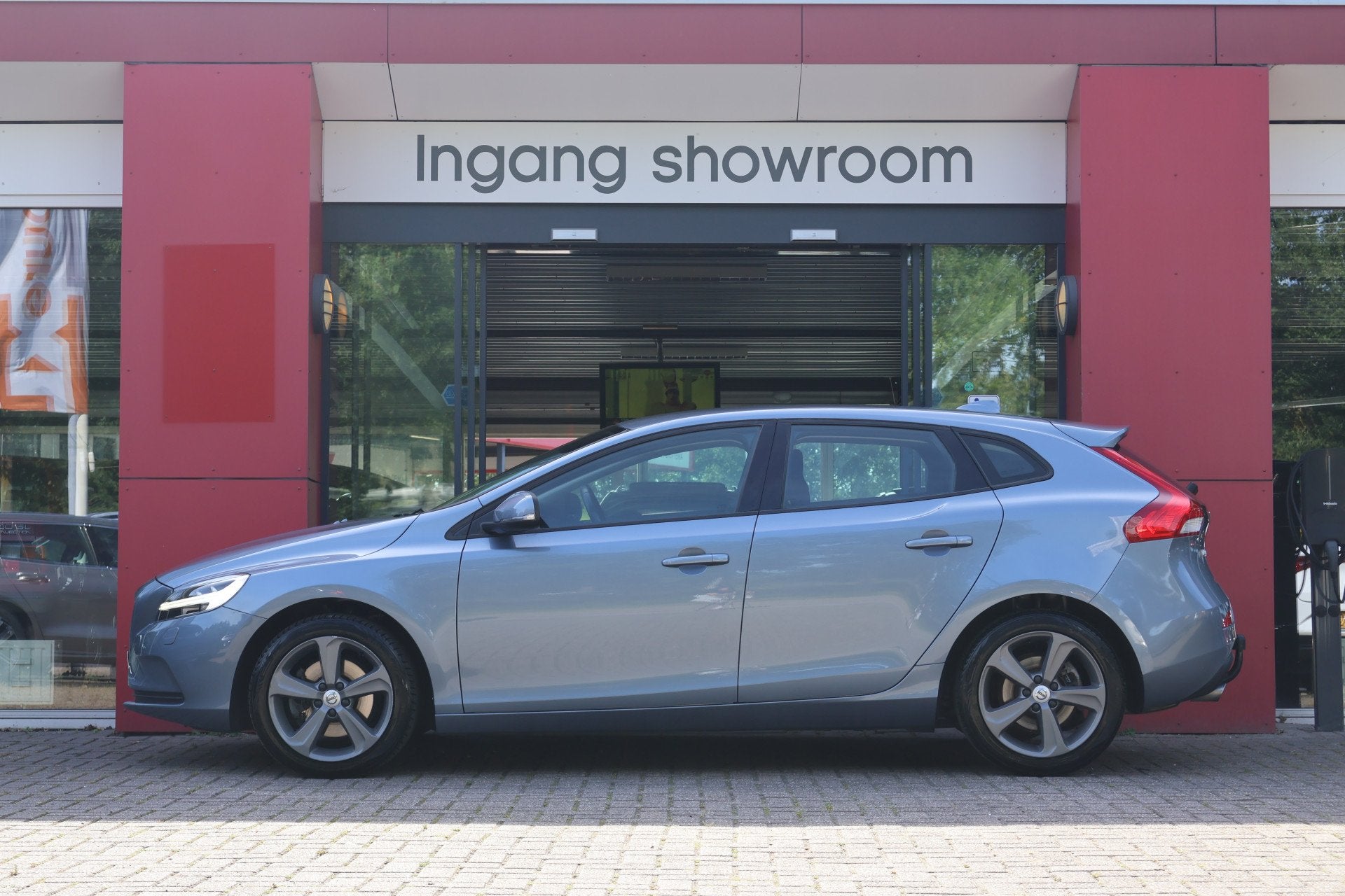 Volvo V40 2.0 T3 153pk Nordic+ | Origineel NL | Trekhaak | R, Voorwielaandrijving, Stof, Gebruikt, 4 cilinders
