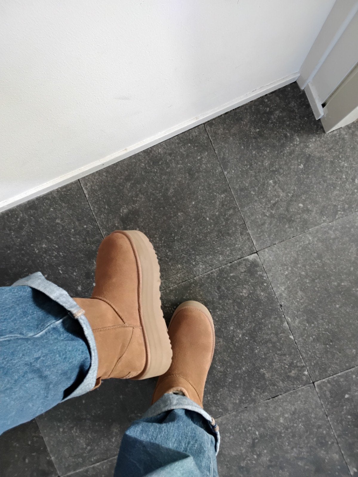 UGG Classic Mini Platform Laarzen - Zo goed als nieuw, UGG, Ophalen of Verzenden, Zo goed als nieuw, Bruin