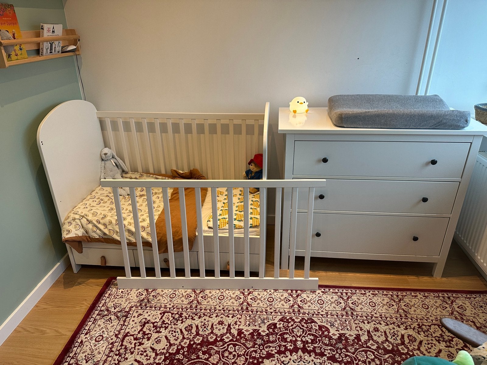 Zeer complete IKEA babykamer: bed, commode, kast, extra’s!, Kinderen en Baby's, Ophalen, Zo goed als nieuw, Jongetje of Meisje