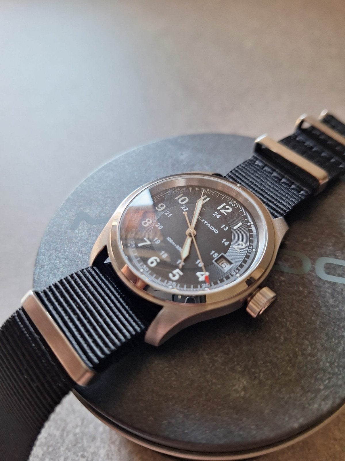 Militado ML08 - Saffierglas, 100m WR, 38mm, Ronda 515, Verzenden, Staal, Polshorloge, Overige merken