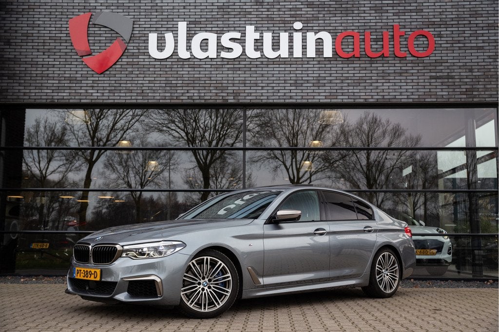BMW 5 Serie M550i xDrive M-Sport Comfortstoelen, Pano, H&K,, Auto's, Automaat, Gebruikt, 2000 kg, 4395 cc