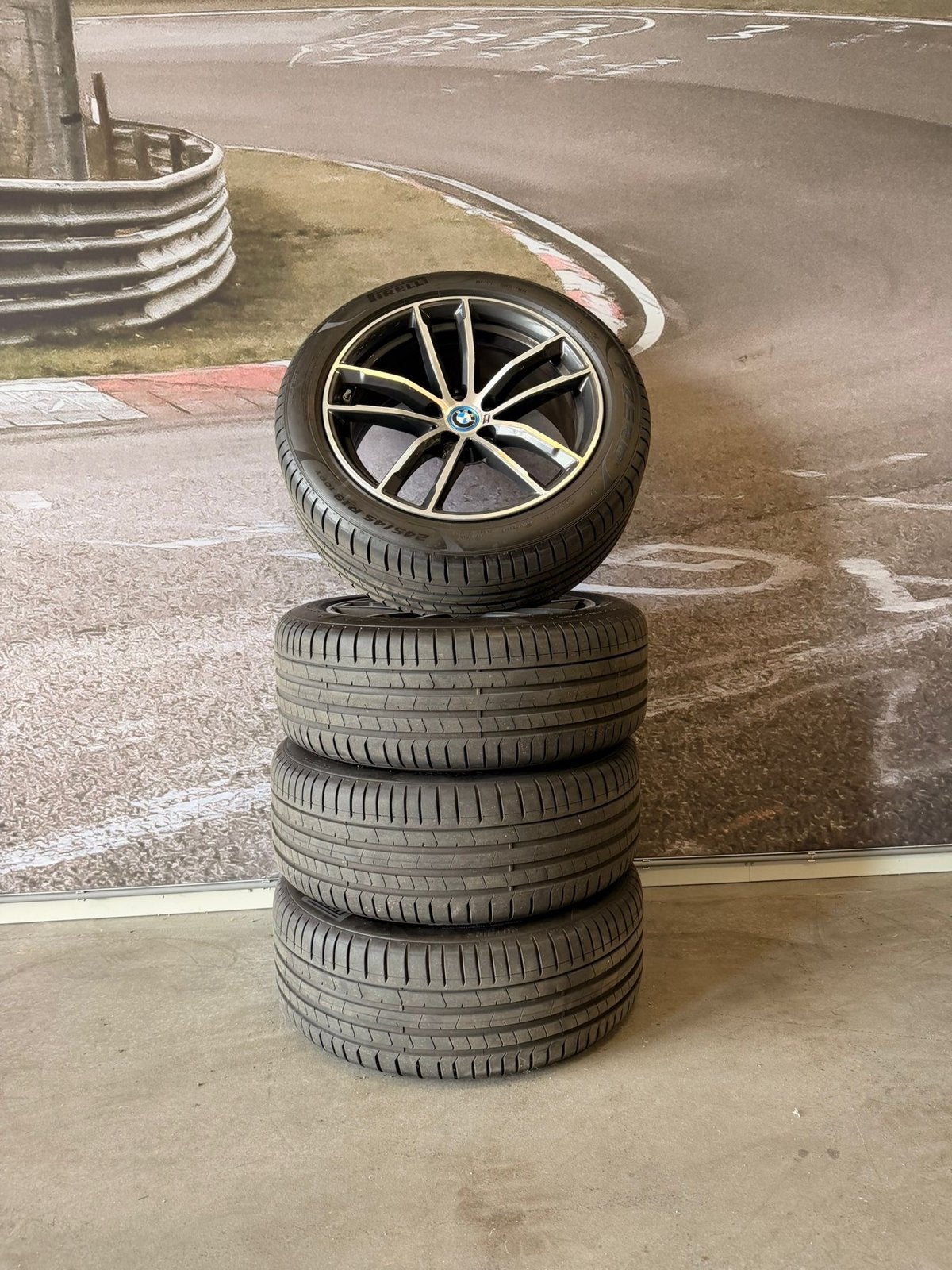 BMW 5 serie 18 inch velgen met Pirelli P Zero zomerbanden, Ophalen, 18 inch, Banden en Velgen, Personenwagen
