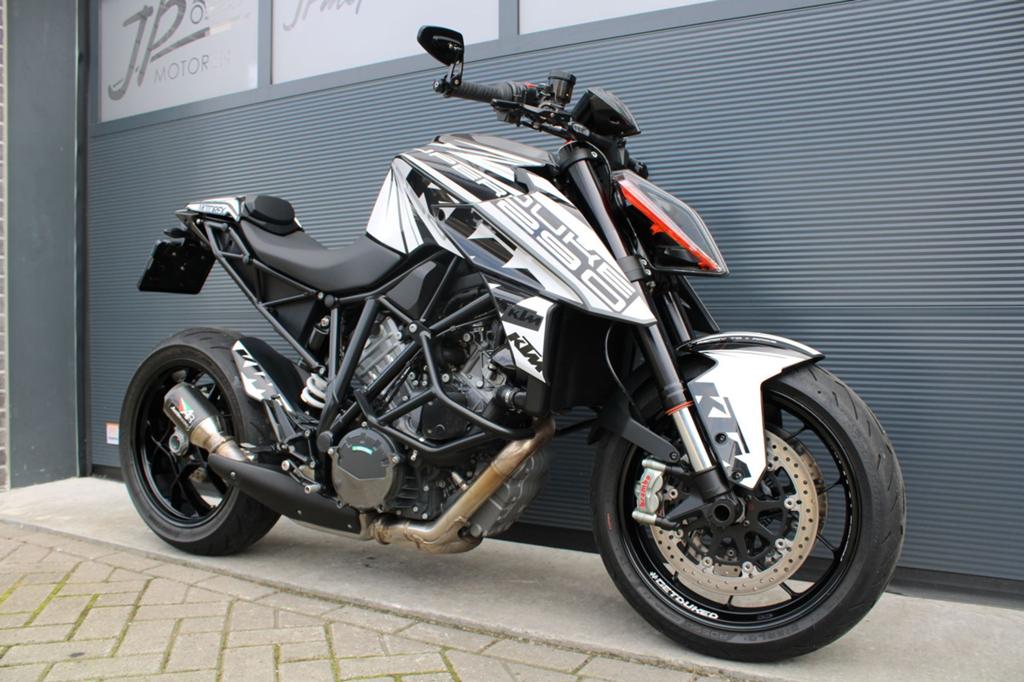 KTM 1290 Superduke R (2018) *Austin*Carbon*, 2 cilinders, KTM, Motorrijbewijs A, Bedrijf